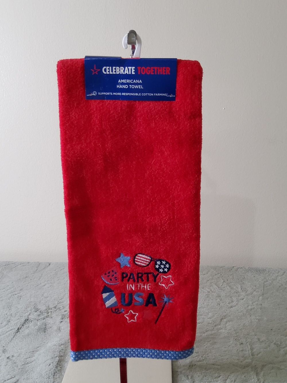* Celebrate Together Americana “Party in the USA” Patriotic Hand Towel Red